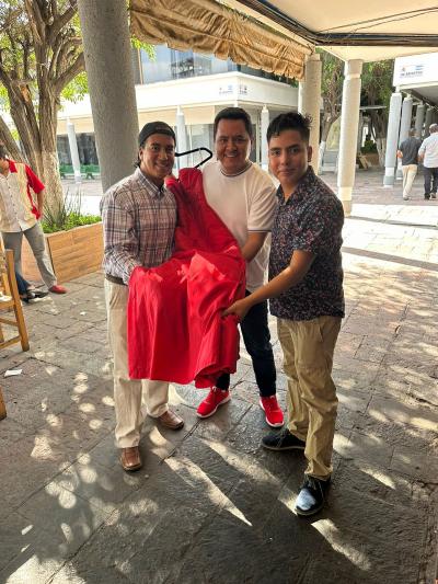 GANADOR DEL VESTIDO DE BOUTIQUE UN TAL IVÁN